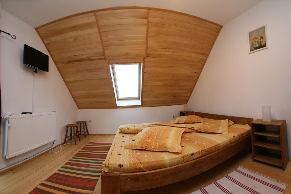 Vila Sucu Hotel Poiana Mărului Buitenkant foto
